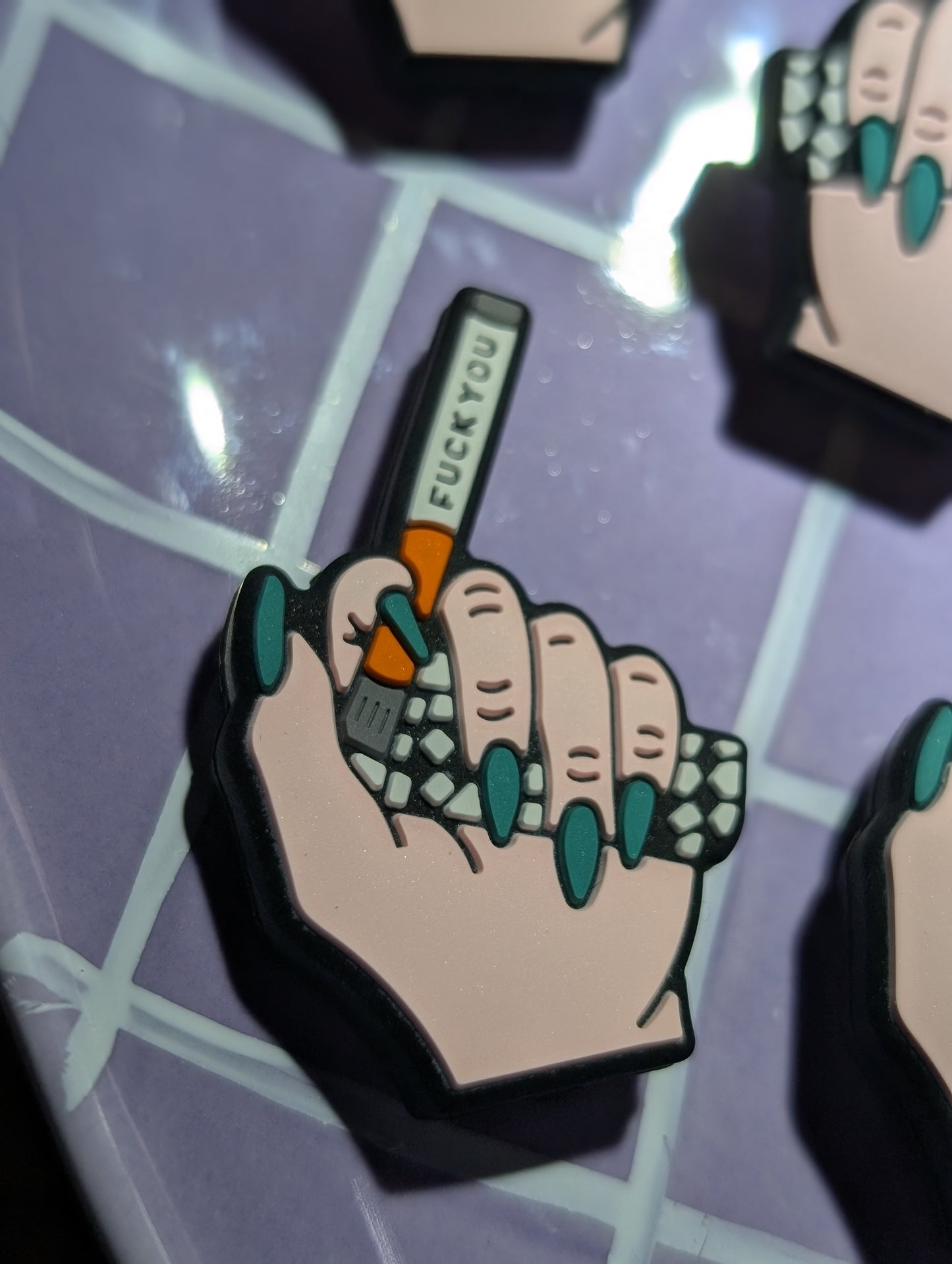 Hand cigarette 2D focal #037