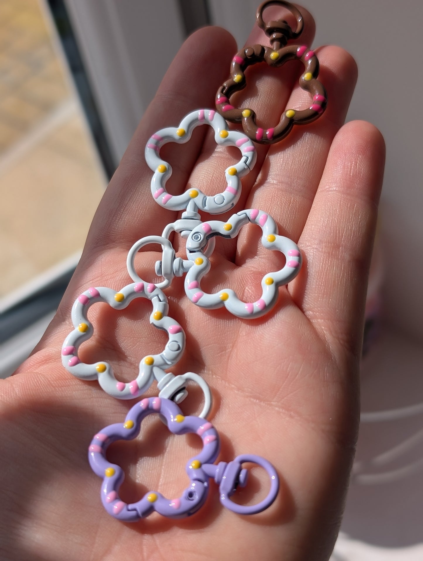 Flower with loop keyring blanks