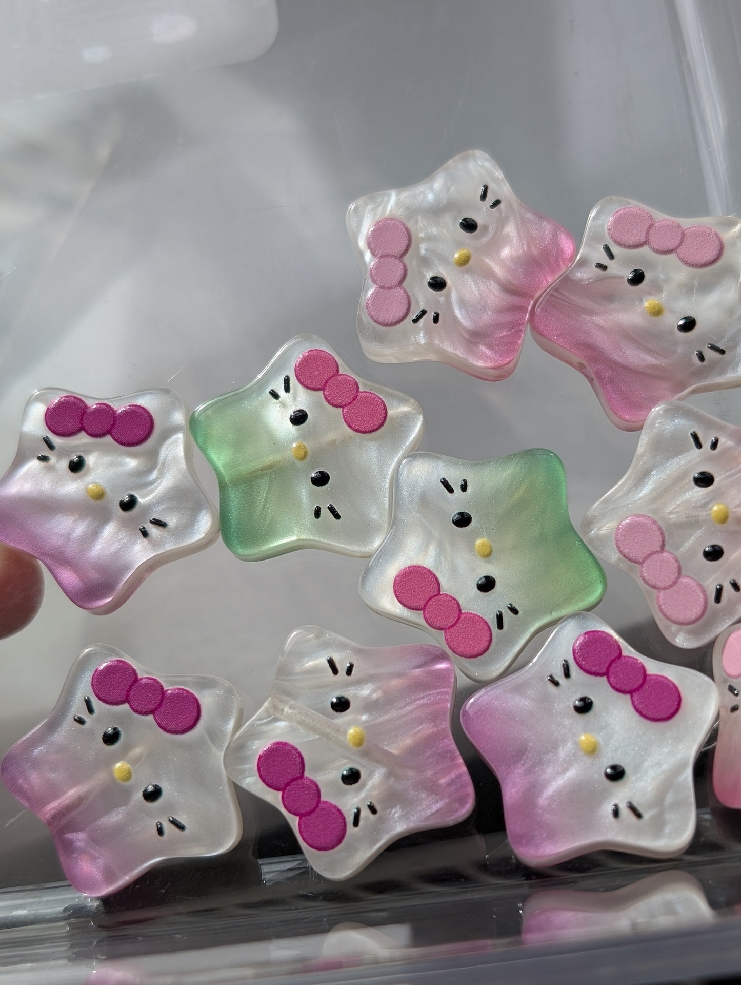 Hk star acrylic beads