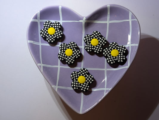 Checked flowers 2D focal #014