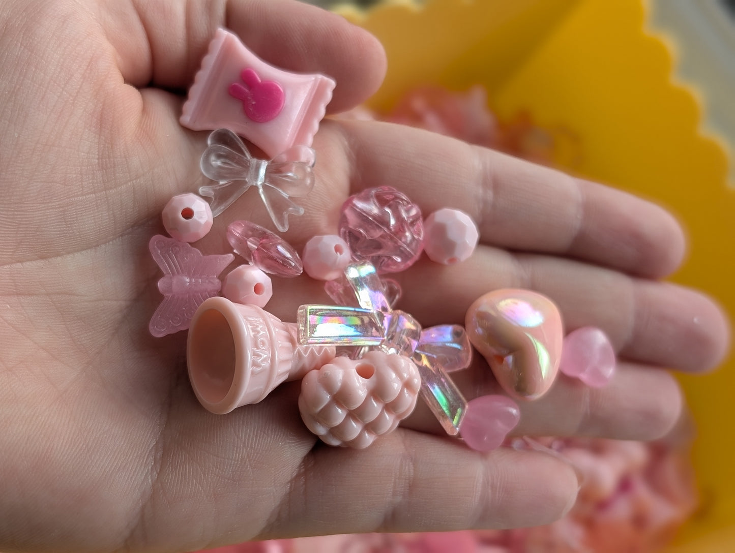 Pink acrylic beads mix