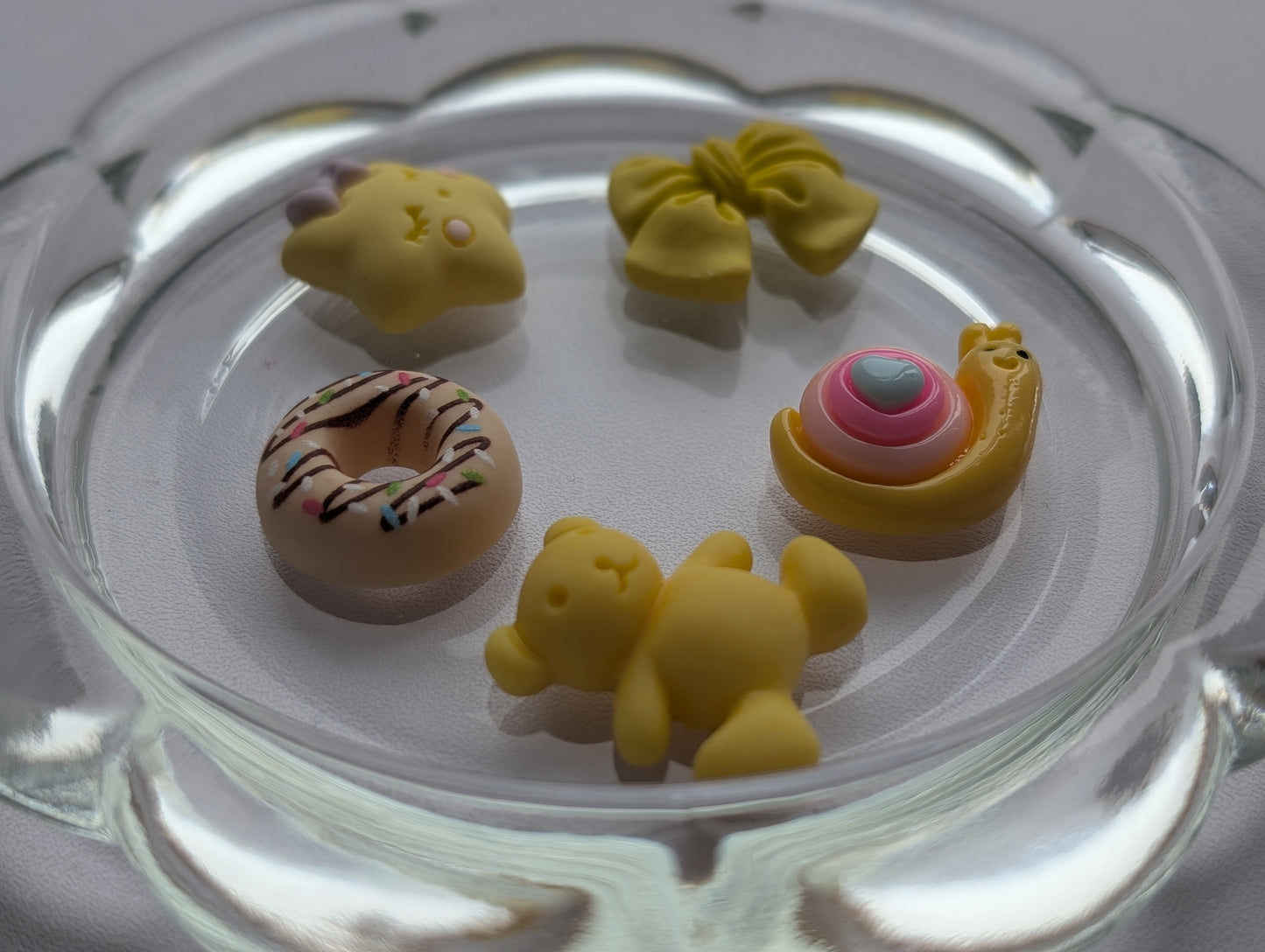 Mixed yellow kawaii style (pack of 5)