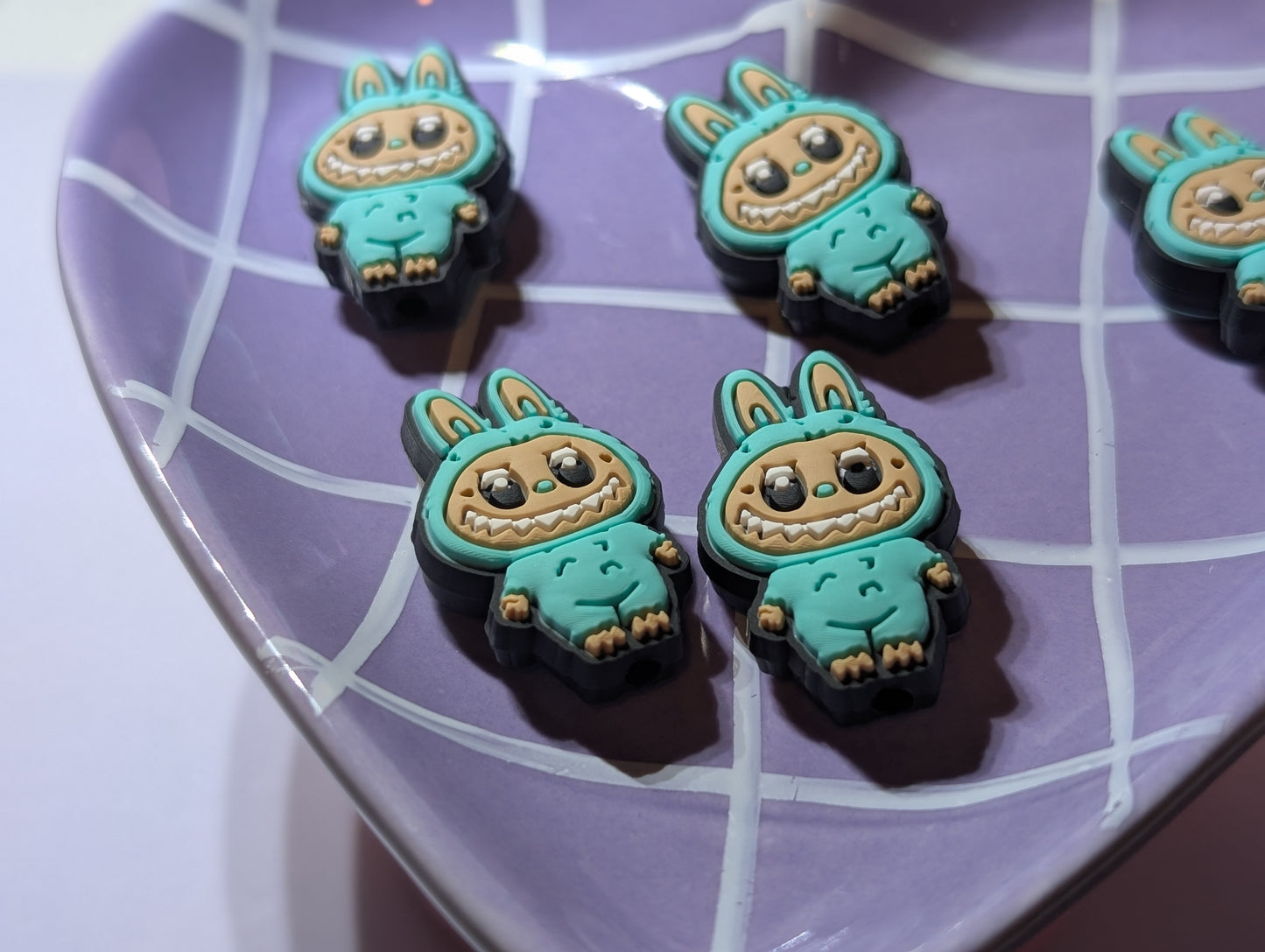 Blue monster 2D focal #019