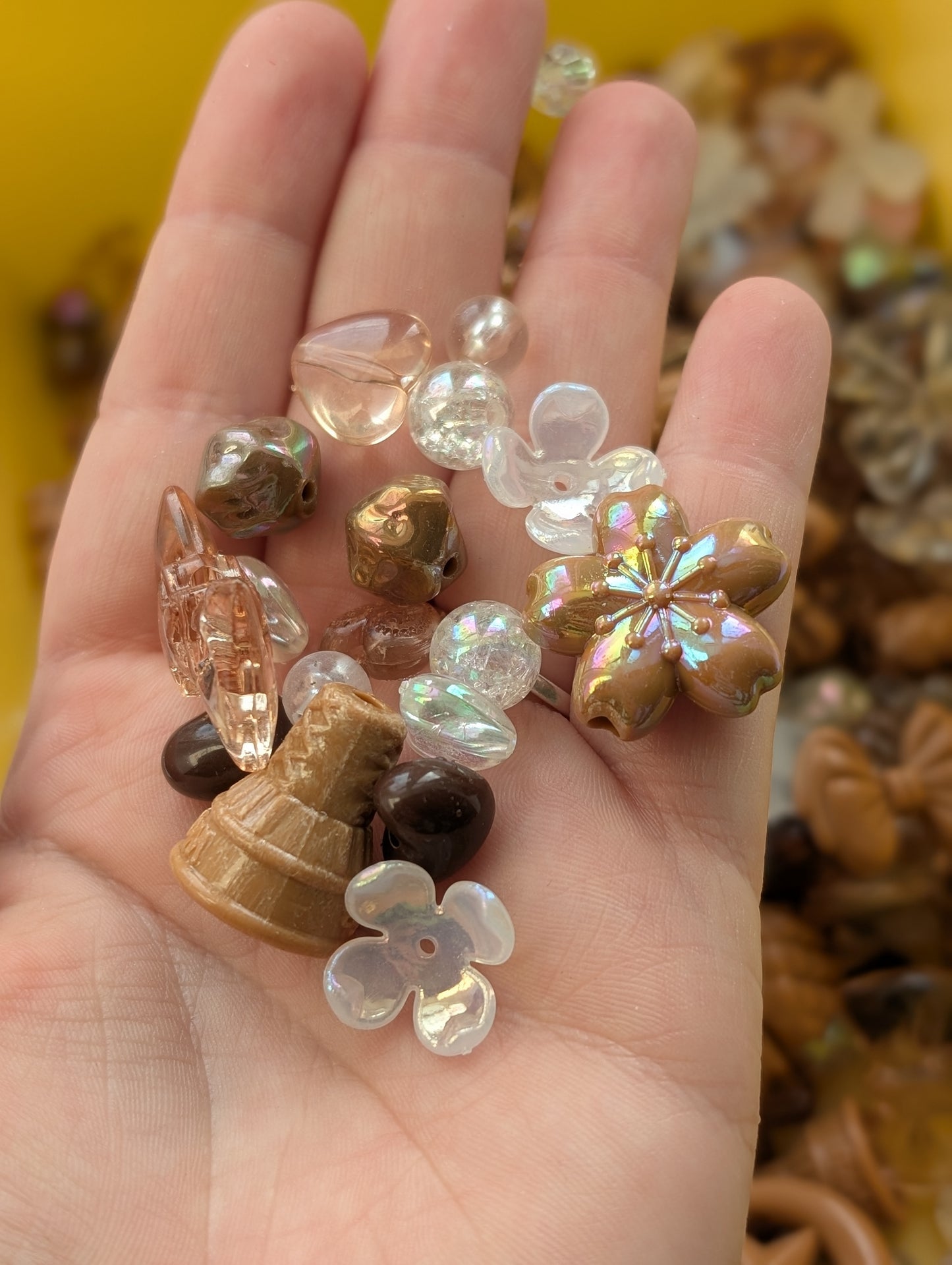 Brown acrylic beads mix