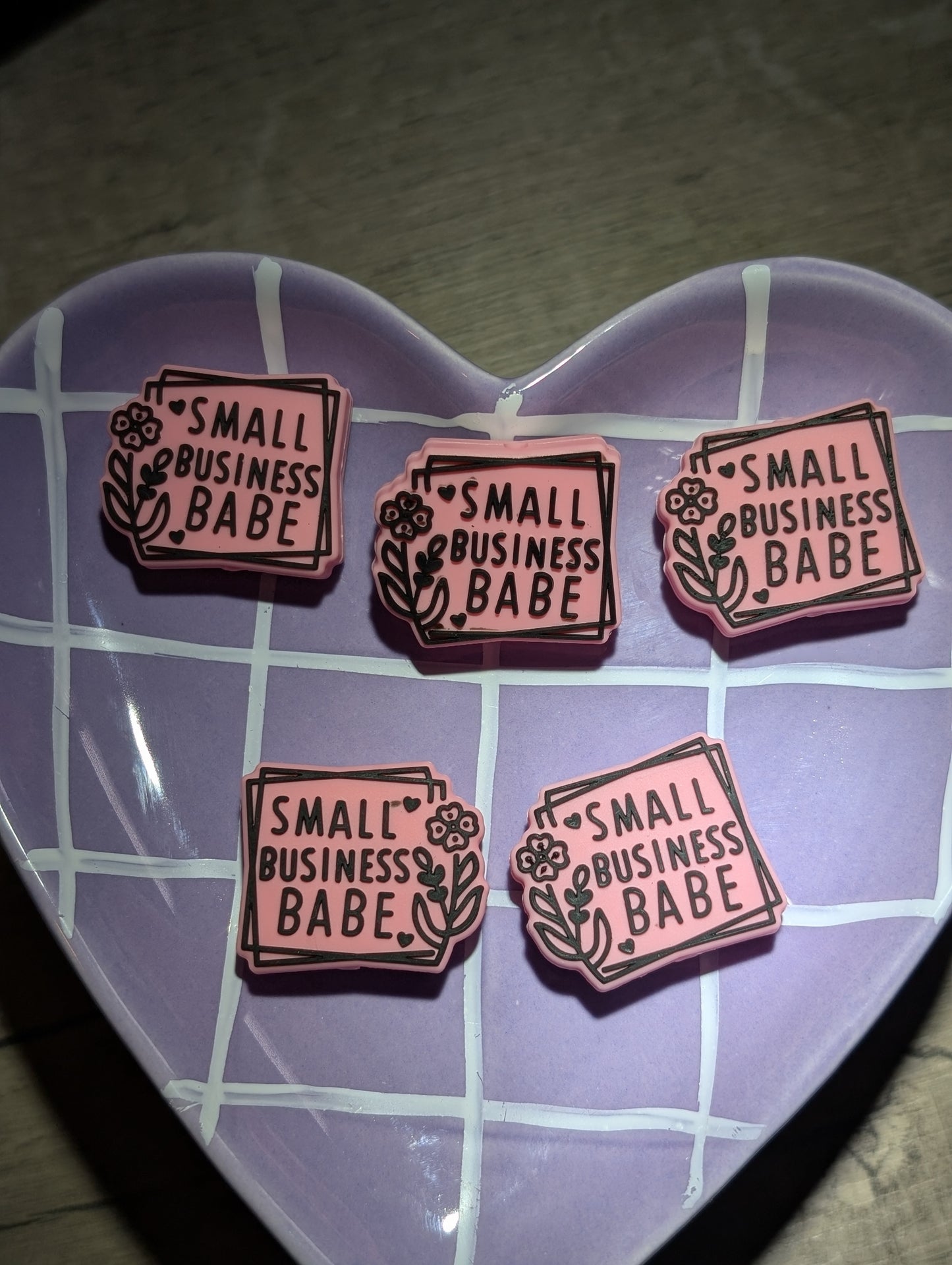 Small business babe 2D focal #029