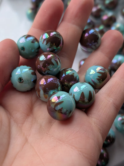 10x Christmas pudding 16mm beads