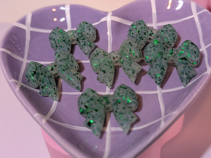 Green flake bows 2D focal #006