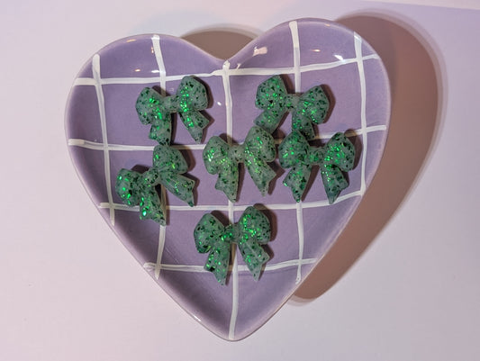 Green flake bows 2D focal #006
