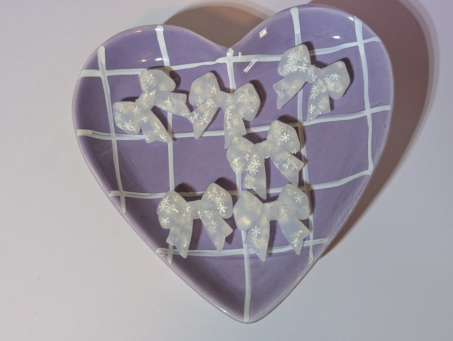 Snowflake bows 2D focal #004