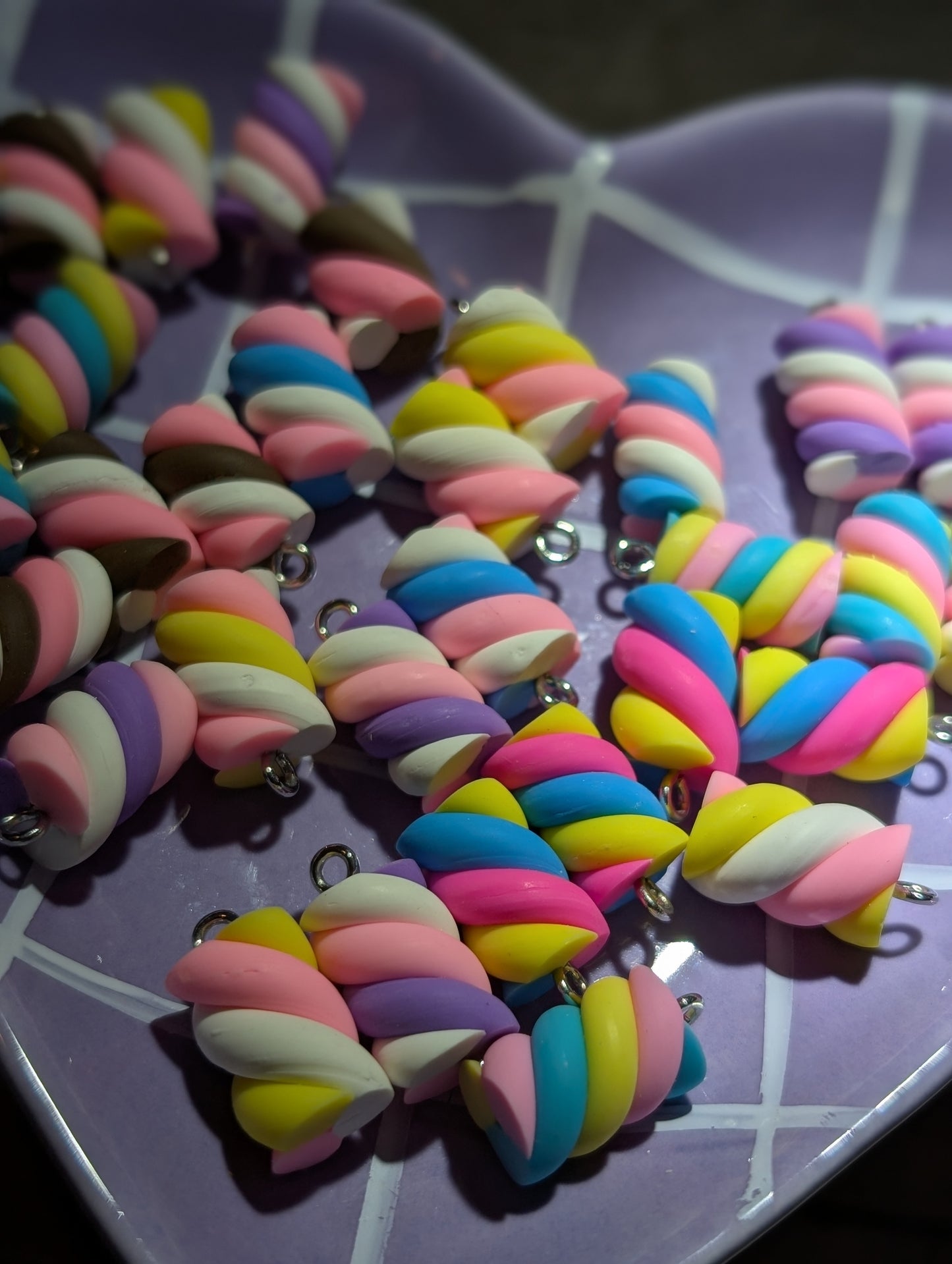Marshmellow pendants (5 pack)