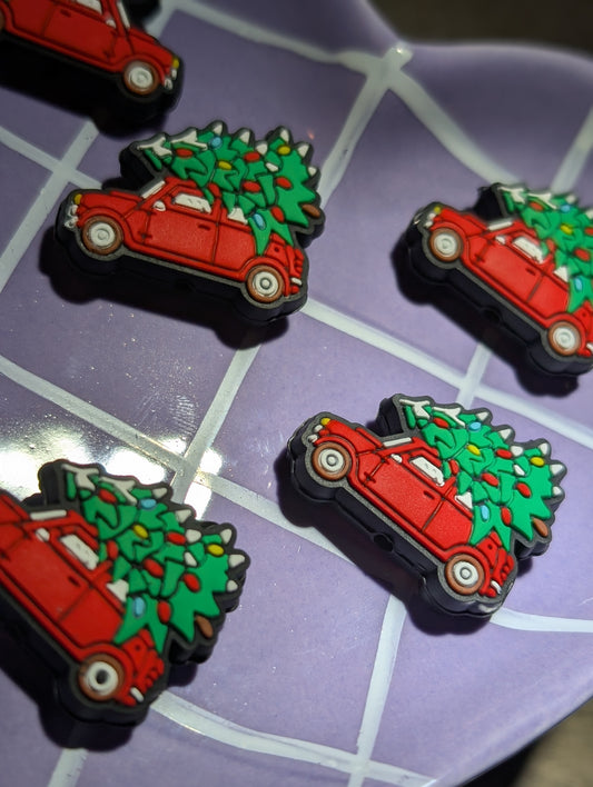 Red Christmas car 2D focal #031