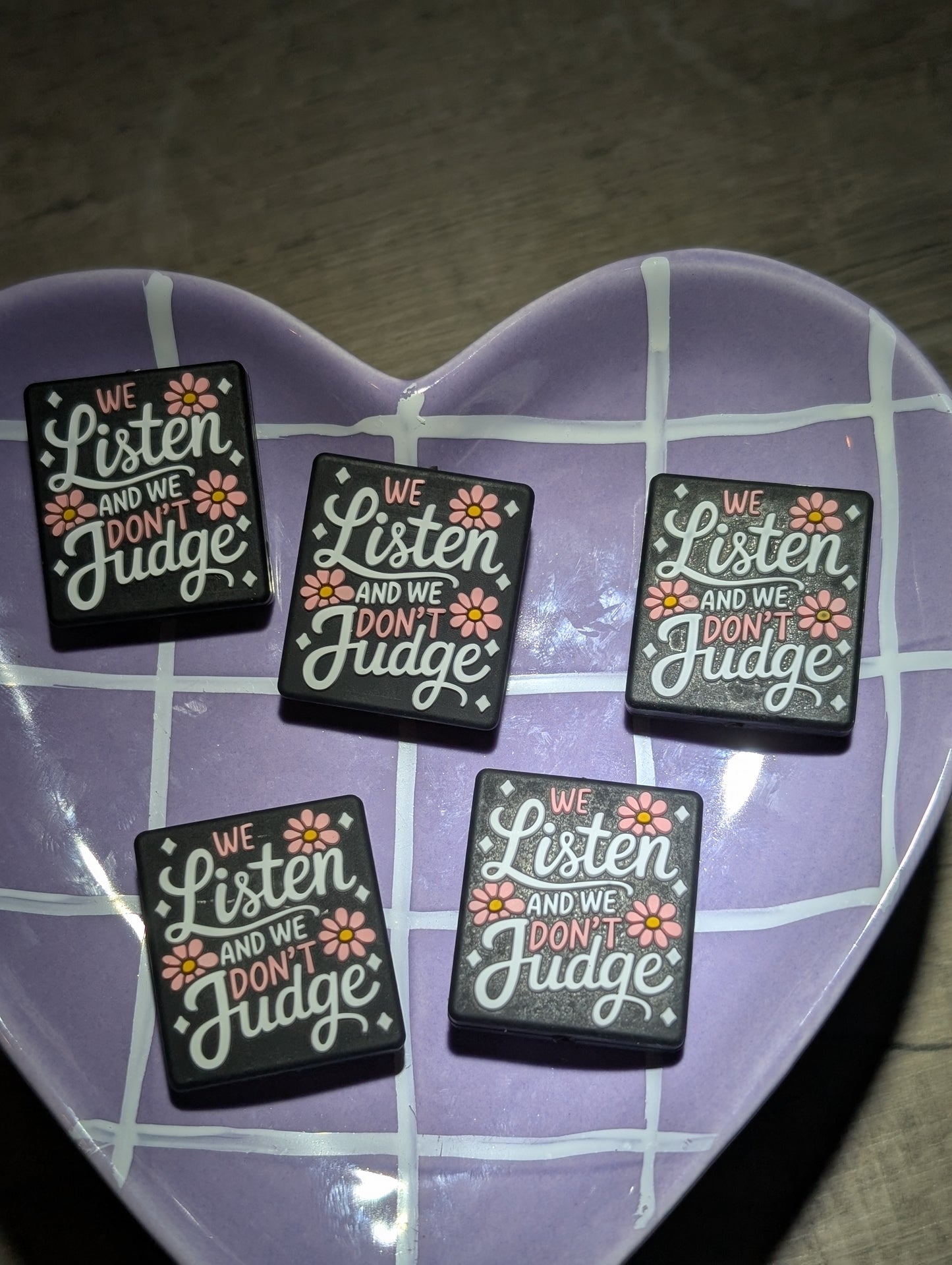 Listen don't judge 2D focal #027